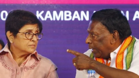 கிரண்பேடி, நாராயணசாமி