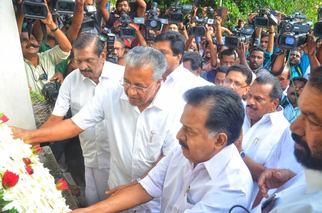 குடியுஐமை சட்டத்திற்கு எதிராக பினராயி விஜயன் - ரமேஷ் சென்னிதலா