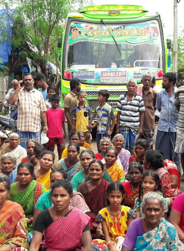 போராட்டத்தில் மக்கள்