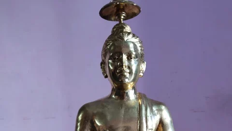 இளவயது தோற்றத்தில் திருவள்ளுவர் சிலை