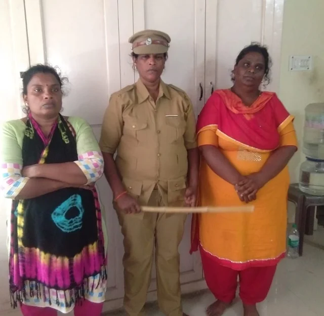 தமிழ்ச்செல்வி, முத்துலட்சுமி, வதனீ