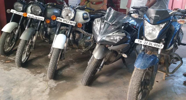 திருடப்பட்ட புல்லட்கள், பைக்குகள்