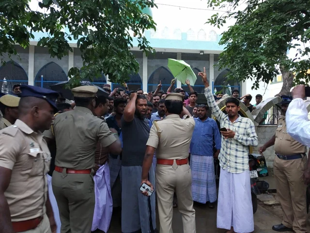 அமைச்சருக்கு எதிர்ப்பு