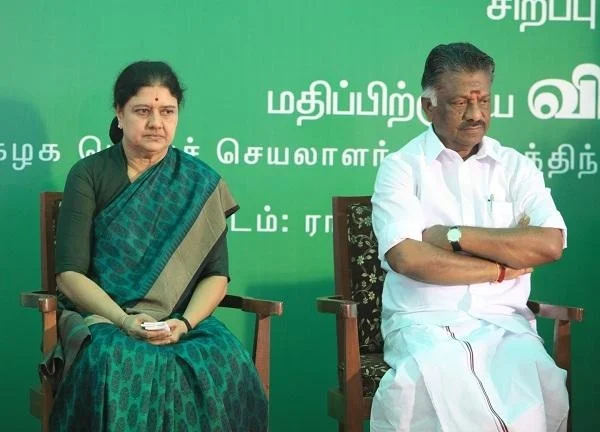 சசிகலாவும் பன்னீரும்