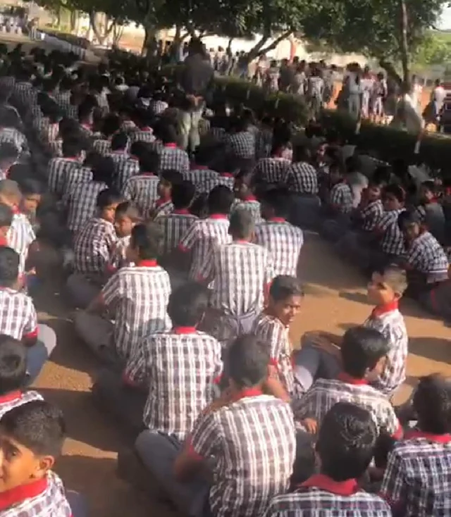மாணவர்கள் போராட்டம்