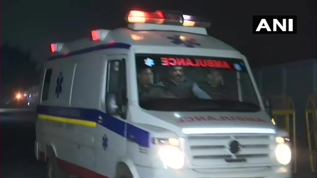 டெல்லி மருத்துவமனைக்கு அழைத்து செல்லப்படும் போது