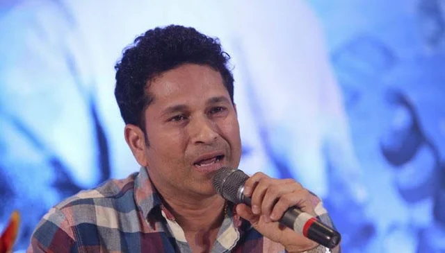 ``பும்ரா பேபி பவுலர்; கோலியிடம் உலகத்தரம் இல்லை!"- பாகிஸ்தான் முன்னாள் வீரர் ரசாக்