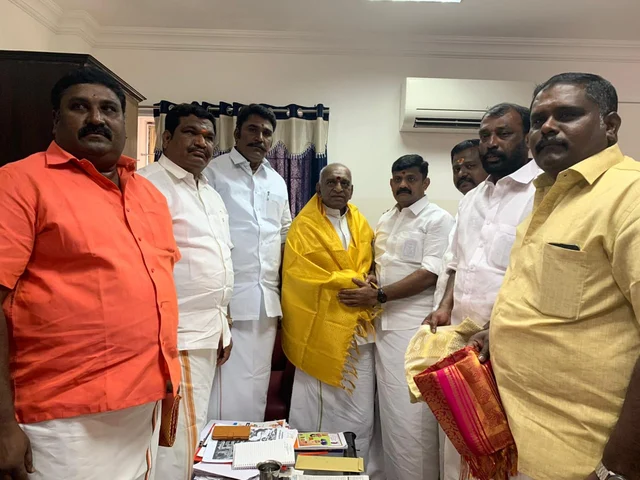 பொன்.ராதாகிருஷ்ணன் உடன் முரளி