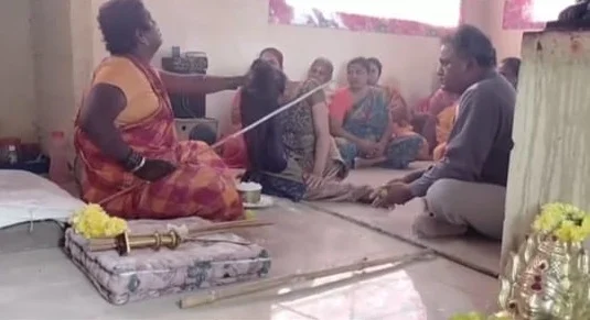 பிரம்பால் அடித்தல்