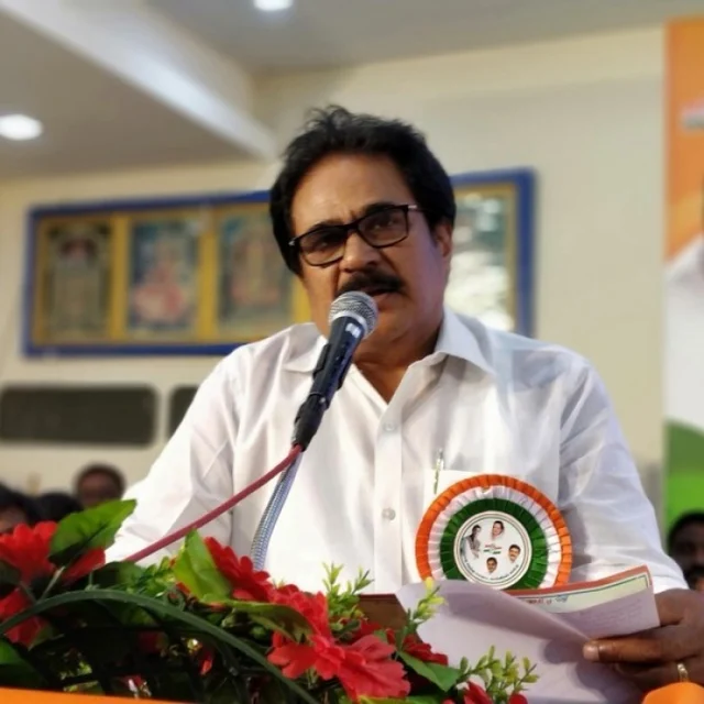 `வெங்காய விலை உயர்வினால் ஆட்சி கவிழ்ந்த வரலாறு உண்டு!’- திருச்சி எம்.பி திருநாவுக்கரசர்