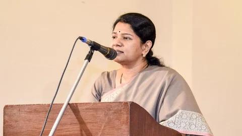கனிமொழி