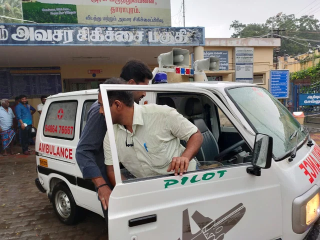 தனிப்பிரிவு போலீஸ் கணேஷ்