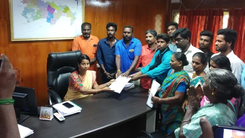 சார் ஆட்சியரிடம் மனு அளித்த கிராம மக்கள்