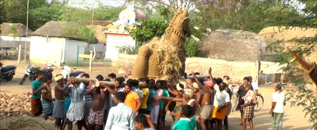 பெருகவாழ்ந்தான் குதிரை எடுப்பு திருவிழா