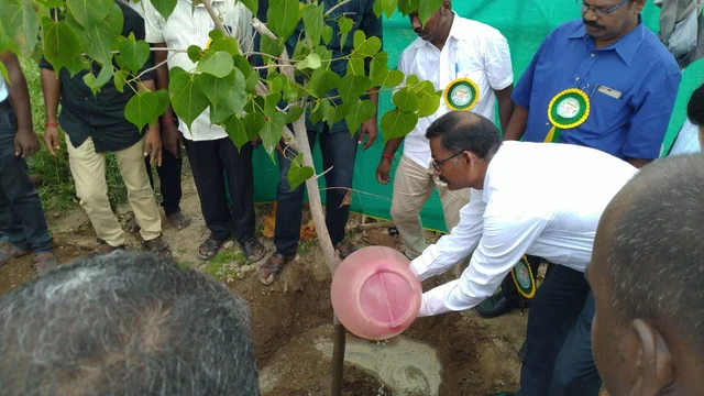 மரம் நடும் விழா