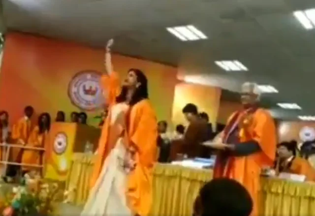பட்டமளிப்பு விழா