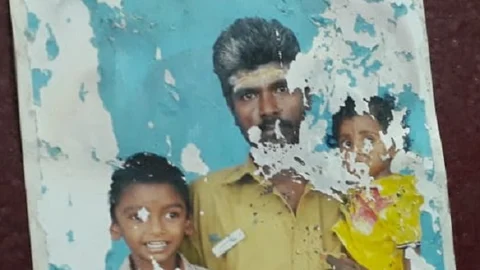 குழந்தைகளுடன் கந்தசாமி(பழைய படம்)