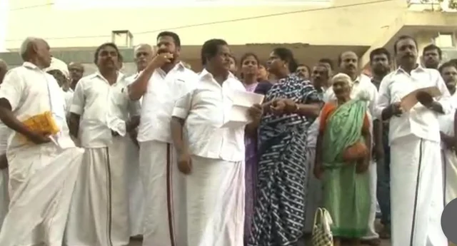 பொதுமக்கள்