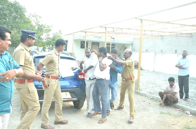 அ.தி.மு.க பிரமுகர் சக்திவேல்
