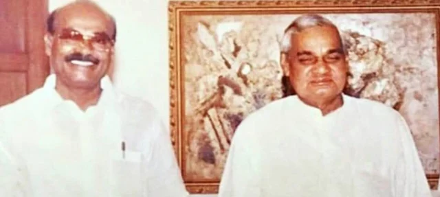 வாஜ்பாயுடன் ராமதாஸ்