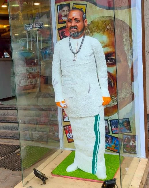 இளையராஜா உருவ கேக்