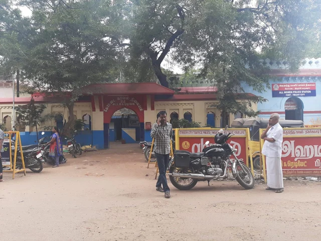 திருச்சி கோட்டைக் காவல்நிலையம்