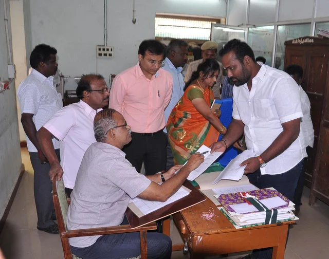 வேட்பு மனுத்தாக்கல்