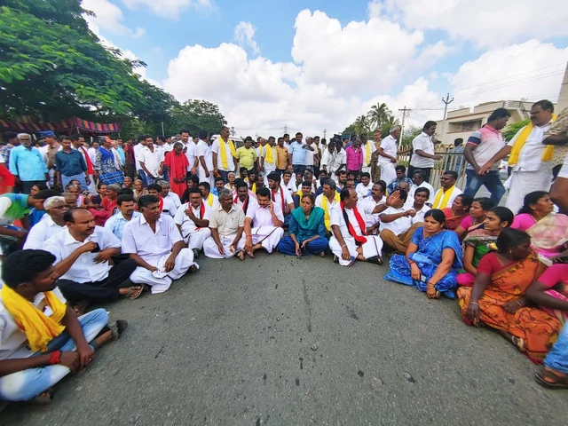 செந்தில் பாலாஜி, ஜோதிமணி போராட்டம்
