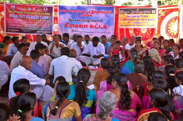 அரசின் நலத்திட்டப் பணிகள் பொதுமக்களுக்கு விளக்கப்படுகிறது.