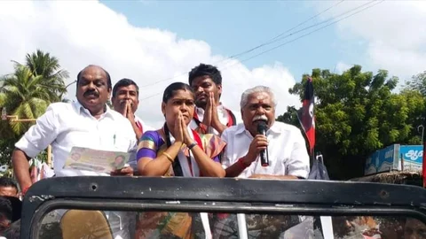 அ.தி.மு.க-வினர் பிரசாரம்