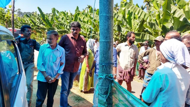 தடயவியல் நிபுணர்கள் சோதனை