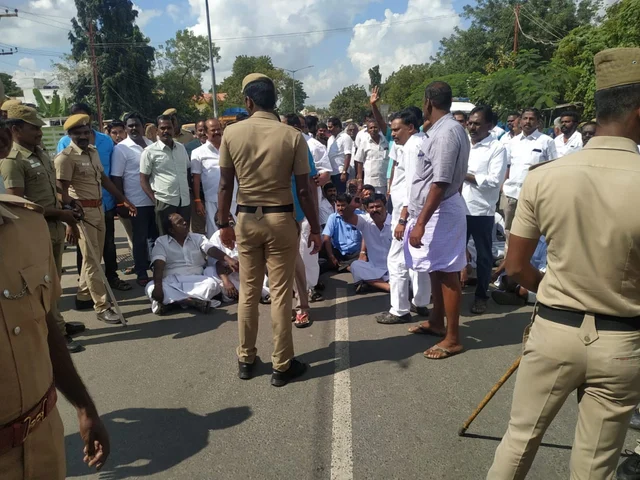 சாலை மறியல்