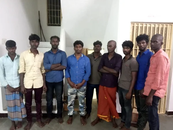 கைது செய்யப்பட்ட 9 பேர்