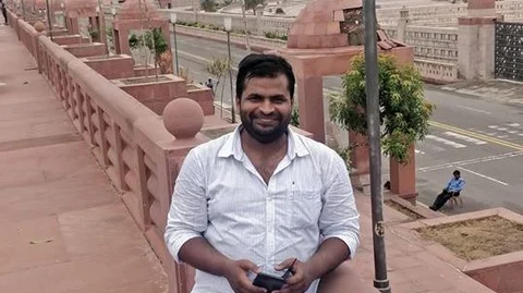சமூக ஆர்வலர் ராபின் வர்மா