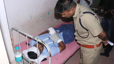 தாக்கப்பட்ட போலீஸ் எஸ்.ஐ-யிடம் விசாரணை