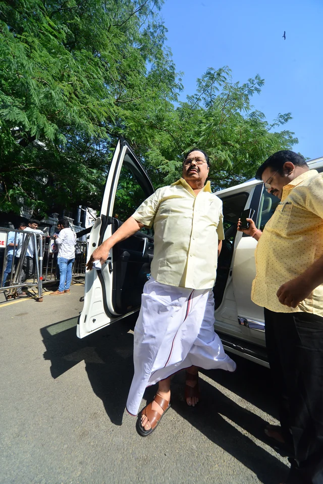 துரைமுருகன் வருகை