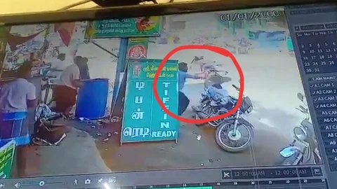 நாகராஜ் அரிவாளால் வெட்டும் சிசிடிவி காட்சி