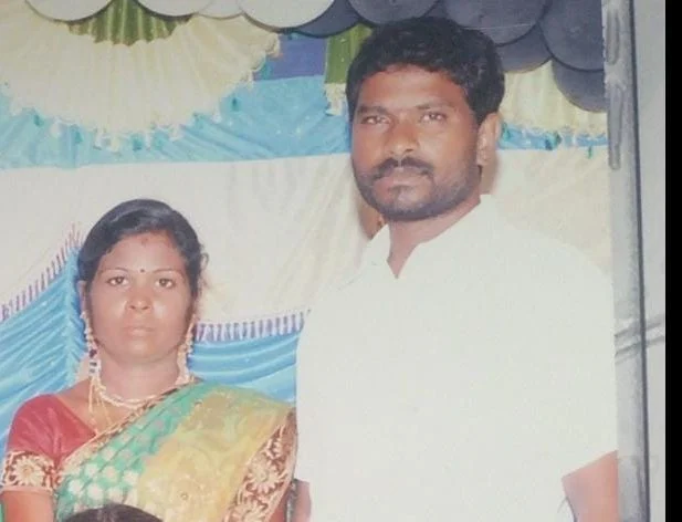 மனைவியுடன் கார்த்திகேயன்