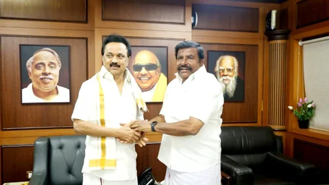 ஸ்டாலின் - கே.என்.நேரு