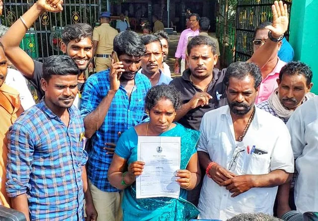 வெற்றிச் சான்றிதழுடன் விஜயலட்சுமி