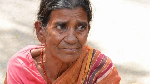 மூதாட்டி புவனேஸ்வரி