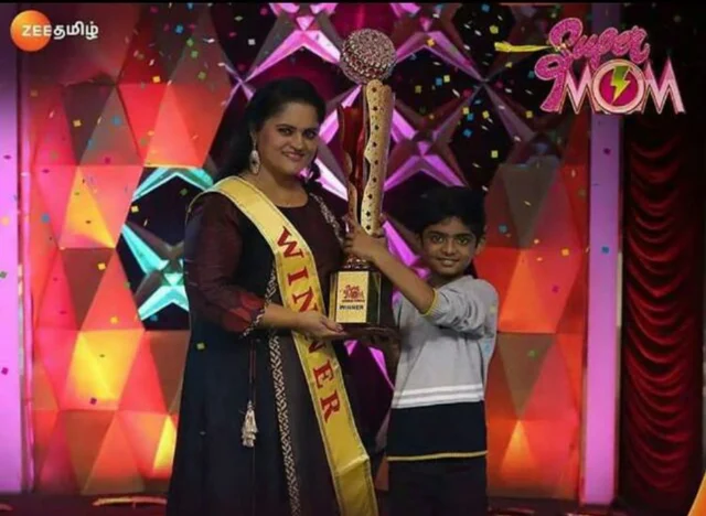 மகனுடன் ஸ்வேதா