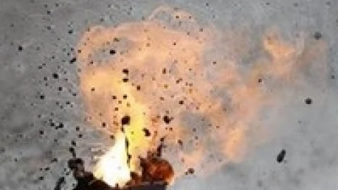 நாட்டு வெடிகுண்டு