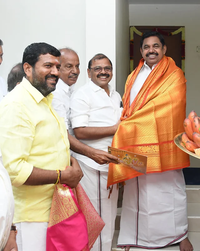 முதல்வருக்கு அழைப்பிதழ்