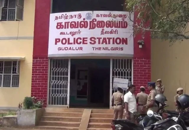 கூடலூர் காவல் நிலையம்.