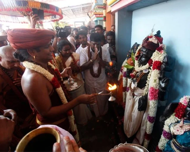 ஏம்பலம் ஆசிரமத்தில் நித்யானந்தாவுடன் வஜ்ரவேல்