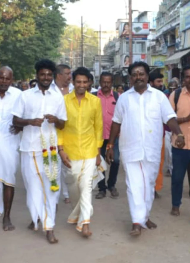 சந்தானம்