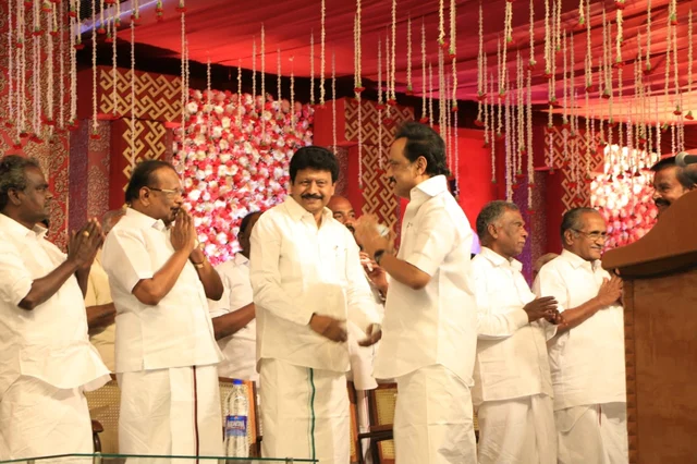 ஸ்டாலினுடன் திவாகரன்