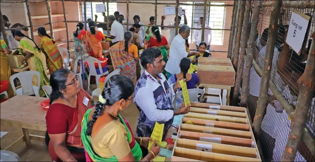அ.தி.மு.க-வின் உள்ளாட்சி வியூகம் உடைந்ததன் 'உள்ளரசியல்'!