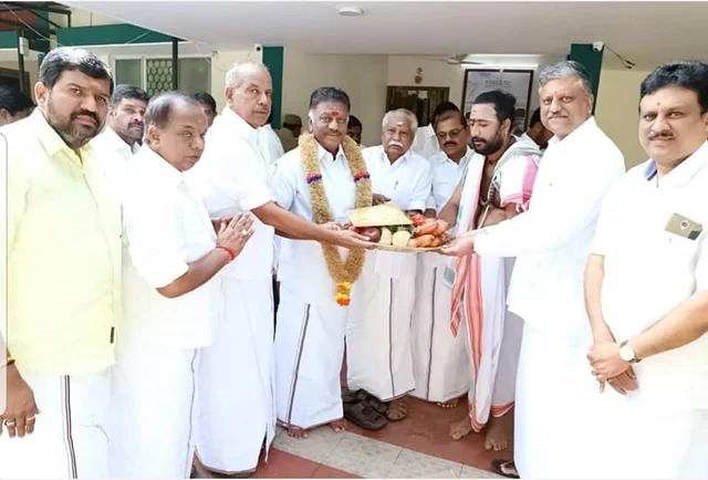 பெரியகோயில் குடமுழுக்கு அழைப்பிதழ்